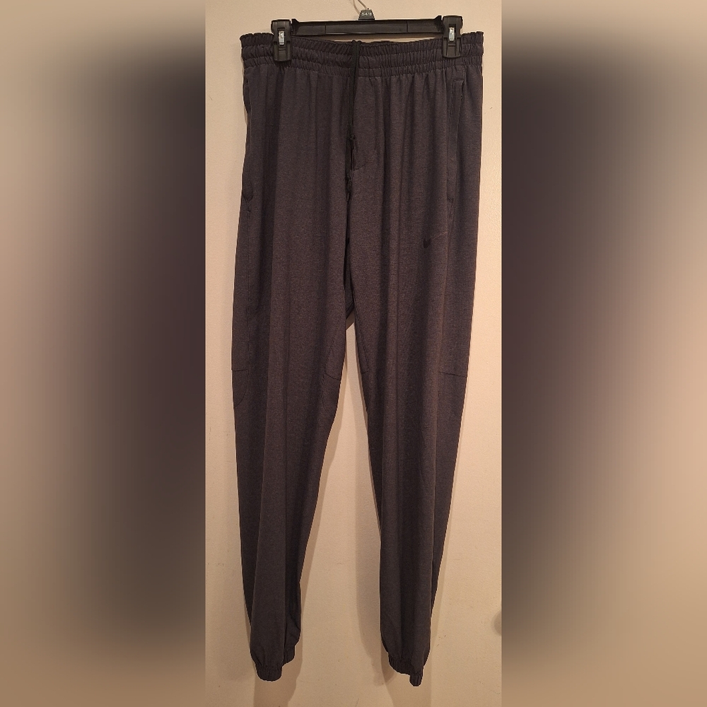 Nike Shield Joggers Size M‎ Dark Gray With Zip Pockets Men's Pull On Pant